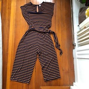 Old Navy Jumpsuit 💙🧡